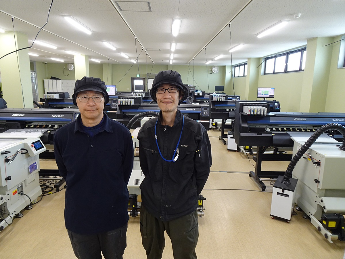 11 TxF150-75 units are lined up in the sales department on the fourth floor of the Tado factory (with the Tado factory staff)